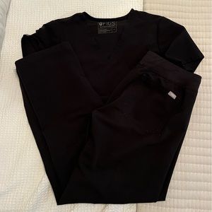 Women’s Figs Black Scrub Set